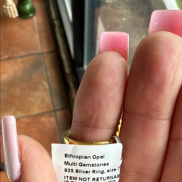 Opulent Opal and Green Gemstone Ring - Picture 10 of 11